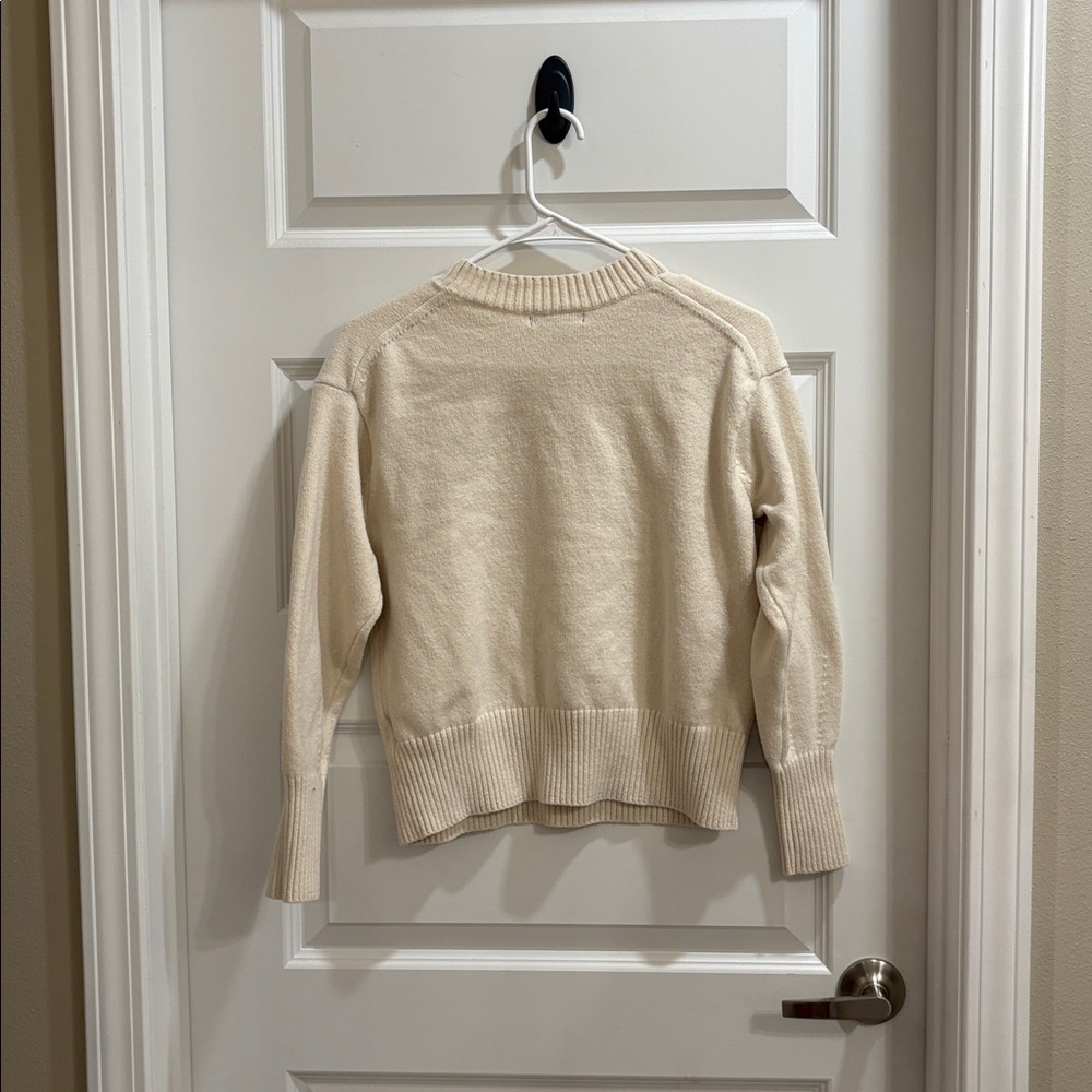 ✨Banana Republic Sweater✨ - Picture 3 of 4